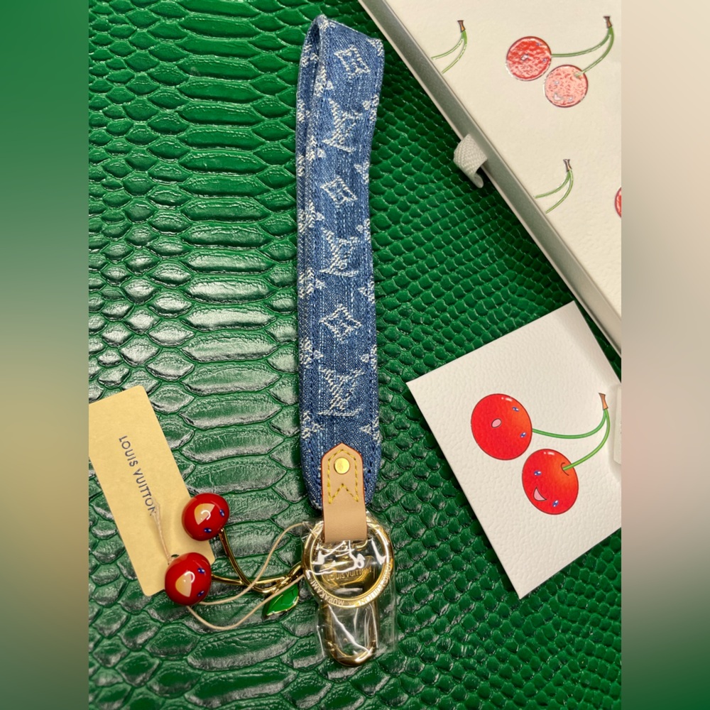 Louis Vuitton x Murakami 2025  Denim Cerises Dragonne NWT 
Full Set